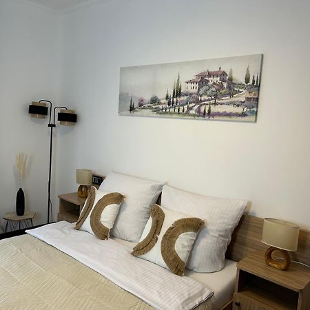 Mala Italia Apartments Breslavia Esterno foto