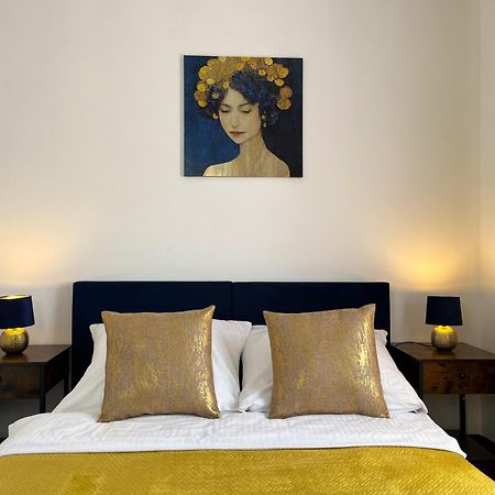 Mala Italia Apartments Breslavia Esterno foto